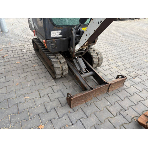 2014 بوبكات E16-48891410