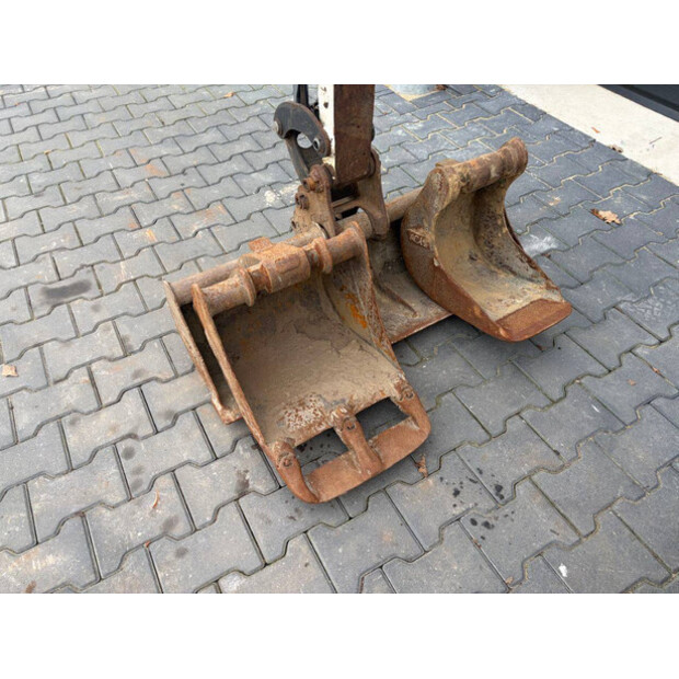 2014 بوبكات E16-48891413