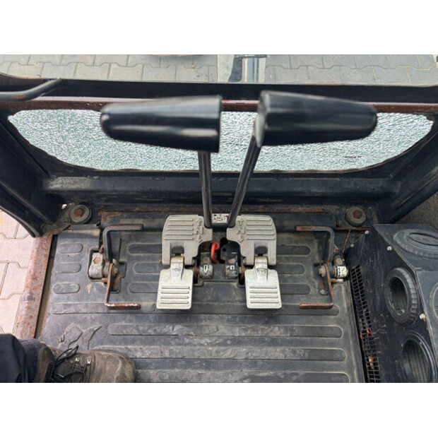 2014 بوبكات E16-48891415