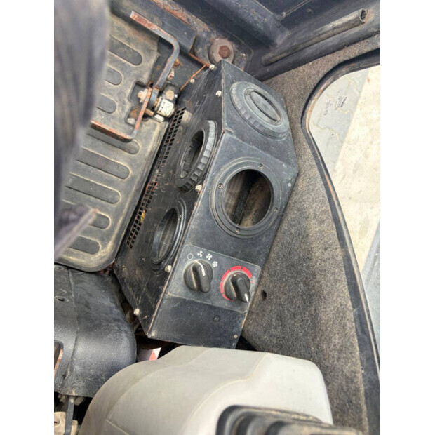 2014 بوبكات E16-48891417