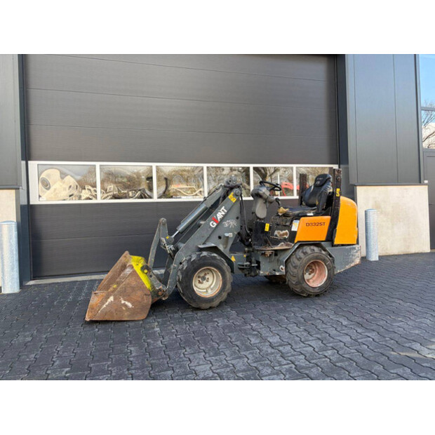 2011 GiANT D332ST-48891532