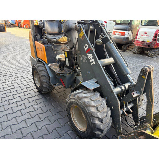 2011 GiANT D332ST-48891539