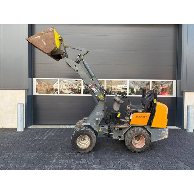 2011 GiANT D332ST-48891544