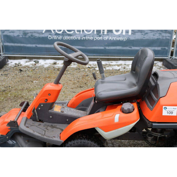 2018 Husqvarna R215TH-48891973