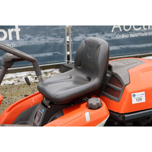2018 Husqvarna R215TH-48891974