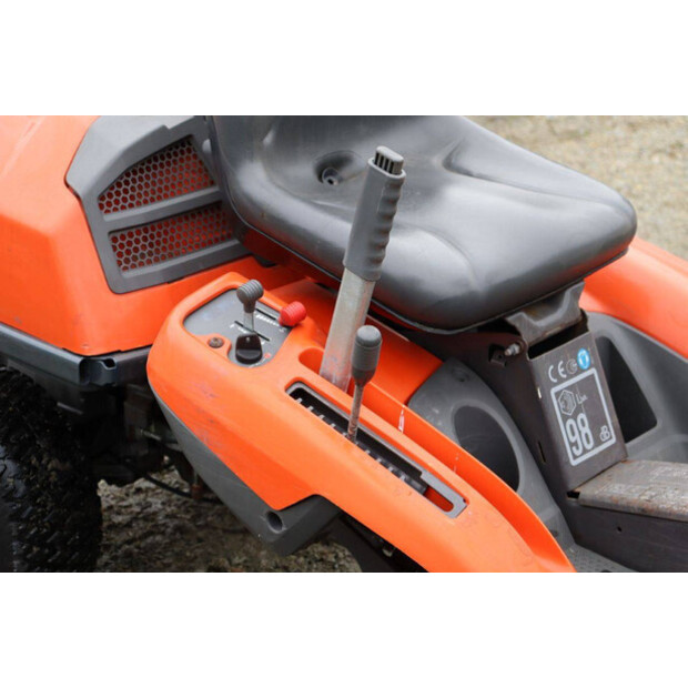 2018 Husqvarna R215TH-48891978