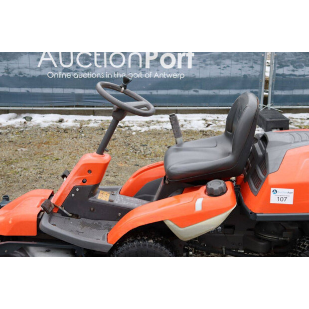 2018 Husqvarna R320 AWD-48892031