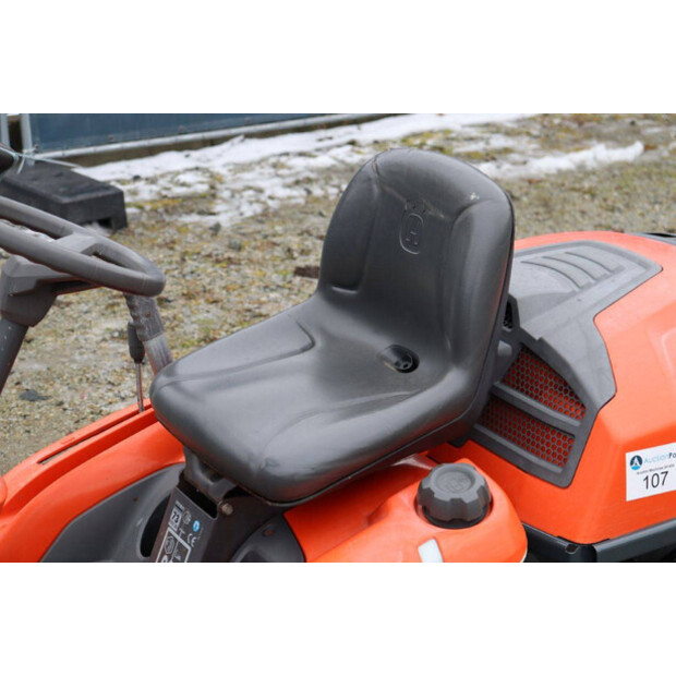 2018 Husqvarna R320 AWD-48892032