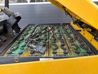 1999-yale-erp30-1481126-48892610