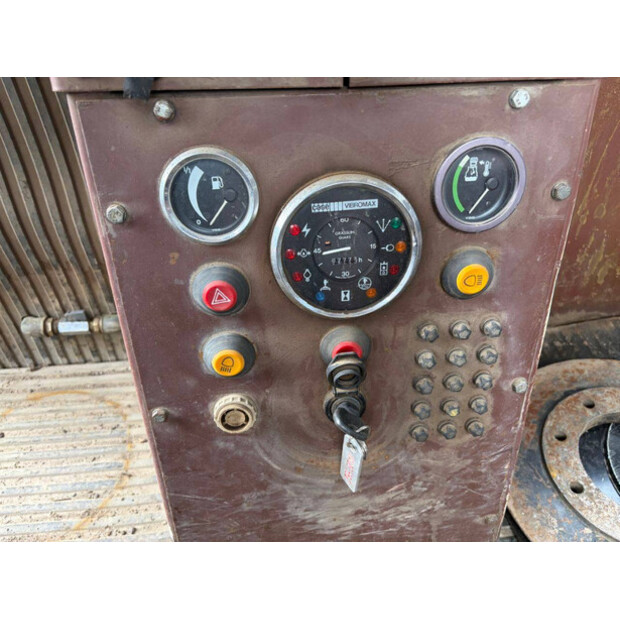 CASE W552-48892658
