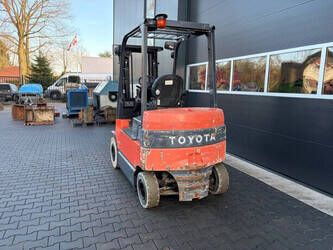 2005-toyota-7fbmf25-1481157-48893129