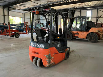 2015-toyota-8fbet15-1481161-48893183