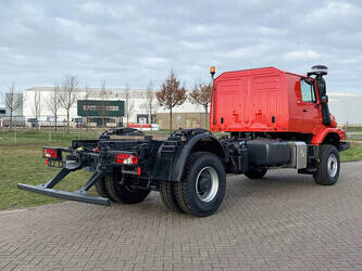 2021-mercedes-benz-zetros-2045-1481216-48894188