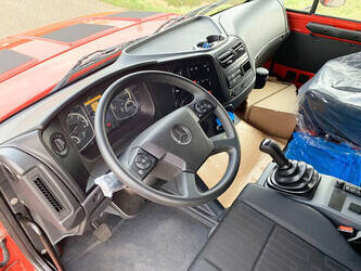 2021-mercedes-benz-zetros-2045-1481216-48894190