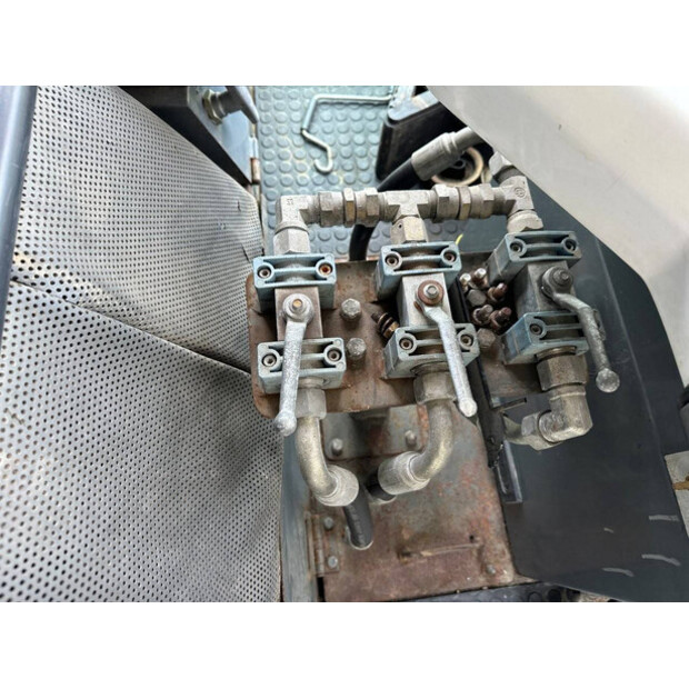 1998 RAVO 5002-48895861