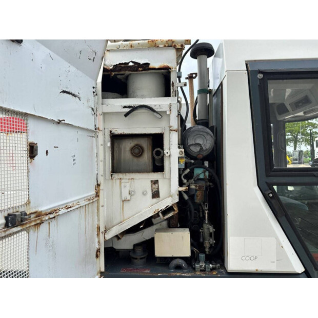 1998 RAVO 5002-48895867