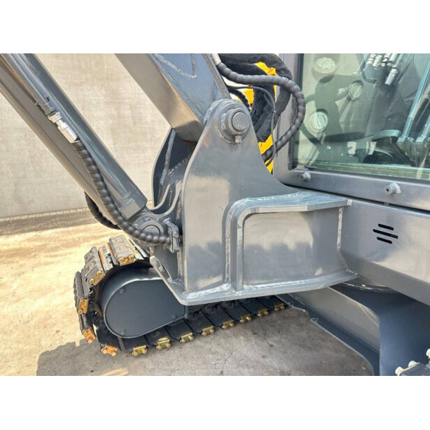 2014 فولفو EC60C-48896179