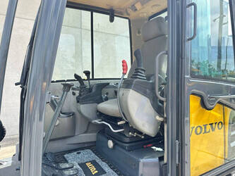 2014-volvo-ec60c-1481290-48896196