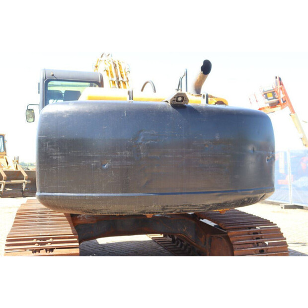 2015 جيه سي بي JS200LC-T4i-48896358