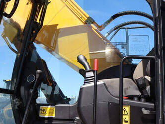 2015-jcb-js200lc-t4i-1481295-48896361