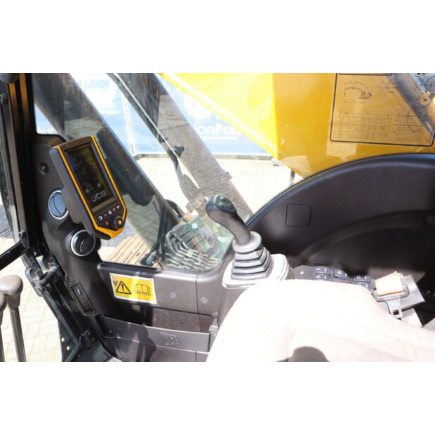 2015 جيه سي بي JS200LC-T4i-48896364