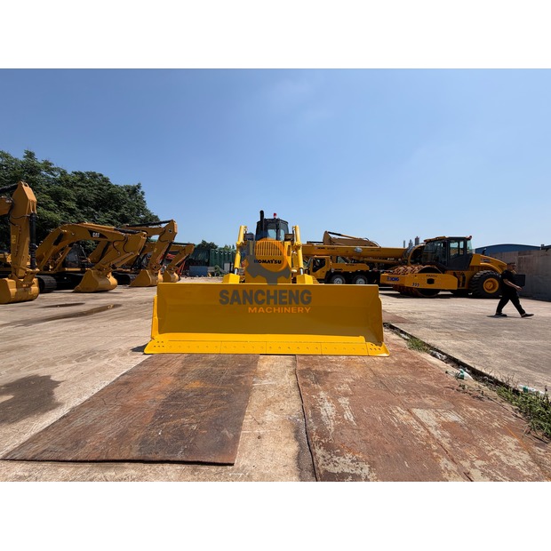 2019 Komatsu D65PX-12-48901799