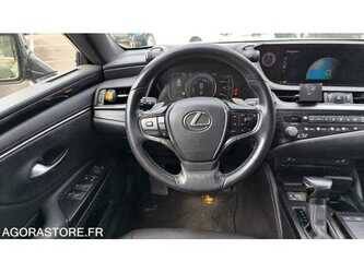 2021-lexus-es300h-48901941