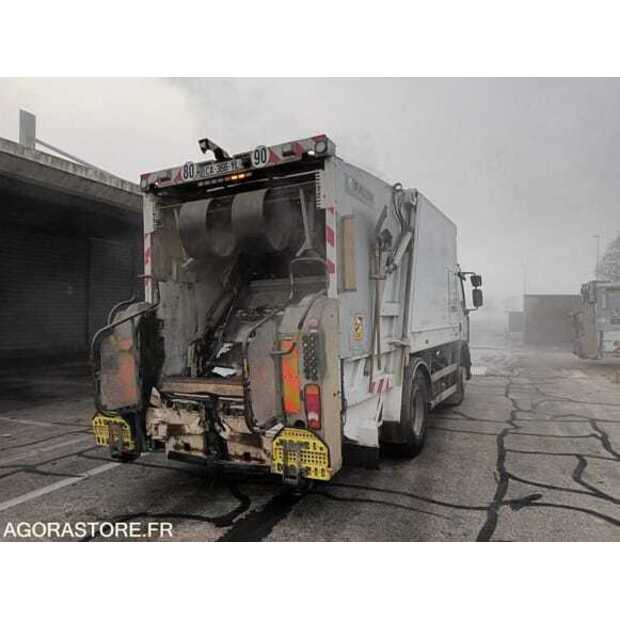 2012 Renault PREMIUM-48902074