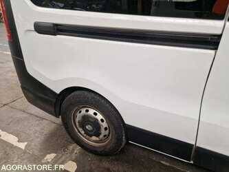 2018-renault-traffic-1481584-48902082