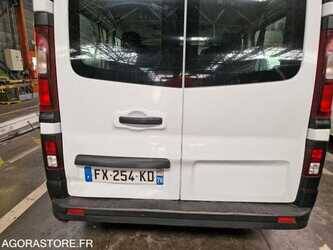 2018-renault-traffic-1481584-48902085