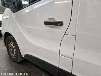 2018-renault-traffic-1481584-48902093