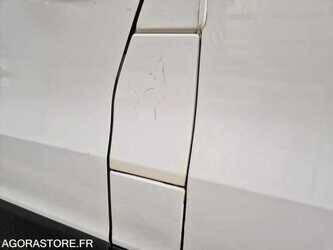 2018-renault-traffic-1481584-48902094