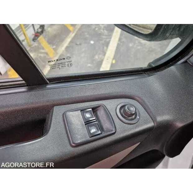 2018 Renault Traffic-48902096