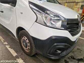 2018-renault-traffic-1481584-48902110
