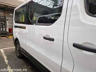 2018-renault-traffic-1481588-48902170