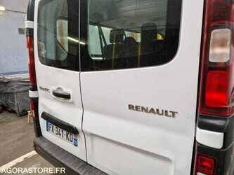 2018-renault-traffic-1481588-48902175