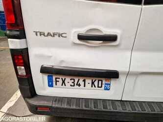 2018-renault-traffic-1481588-48902176