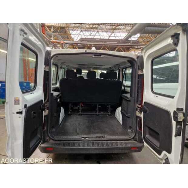 2018 Renault Traffic-48902178