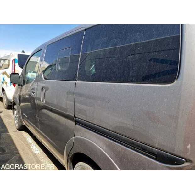 2019 نيسان NV200-48902272