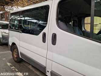 2010-renault-traffic-1481593-48902375