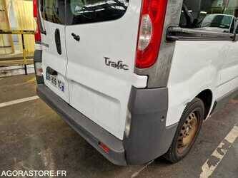 2010-renault-traffic-1481593-48902379