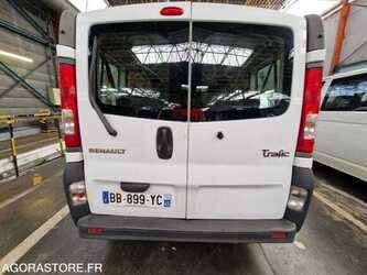 2010-renault-traffic-1481593-48902381