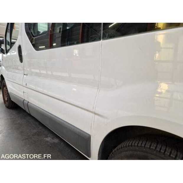 2010 Renault Traffic-48902386