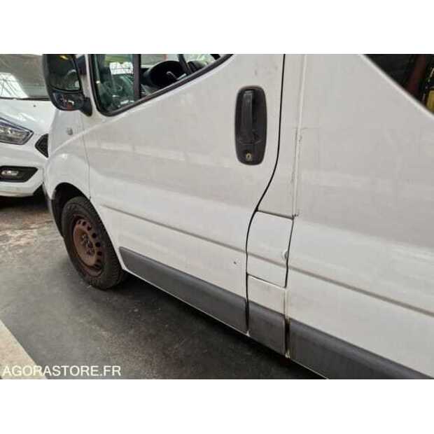 2010 Renault Traffic-48902388