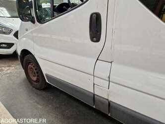 2010-renault-traffic-1481593-48902388