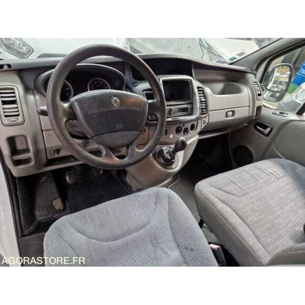 2010 Renault Traffic-48902392