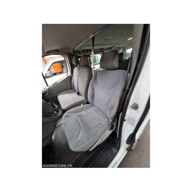 2010 Renault Traffic-48902393