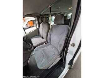 2010-renault-traffic-1481593-48902393