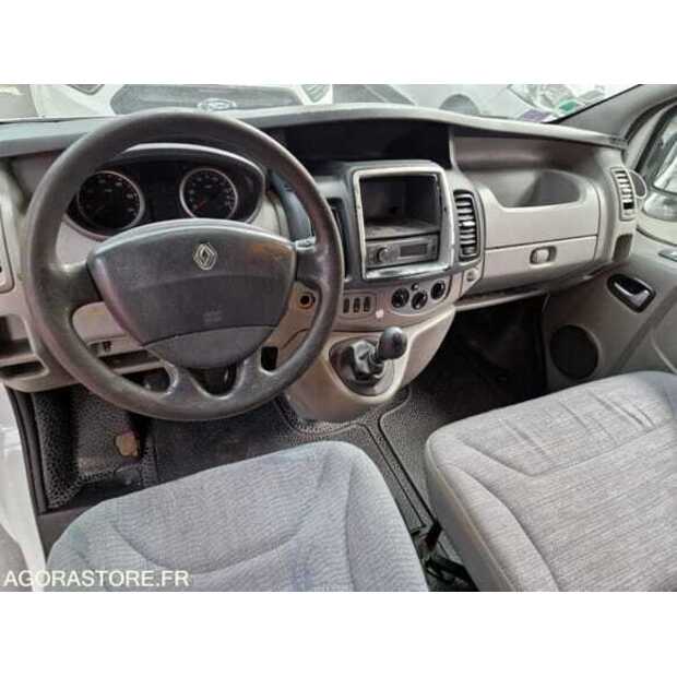 2010 Renault Traffic-48902395