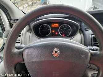 2010-renault-traffic-1481593-48902397